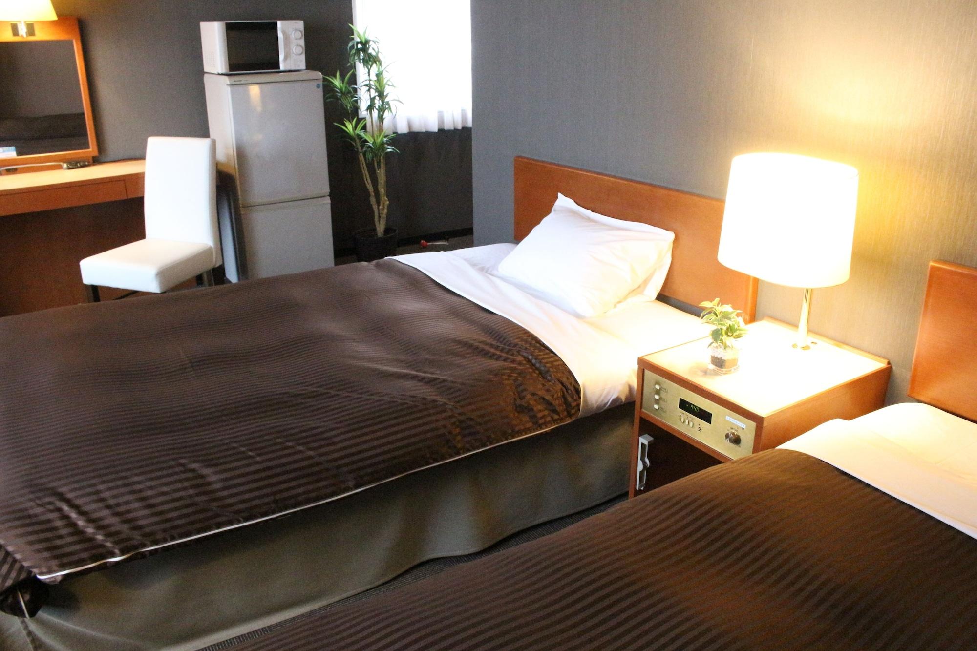 Hotel Livemax Budget Hiratsuka Ekimae Экстерьер фото