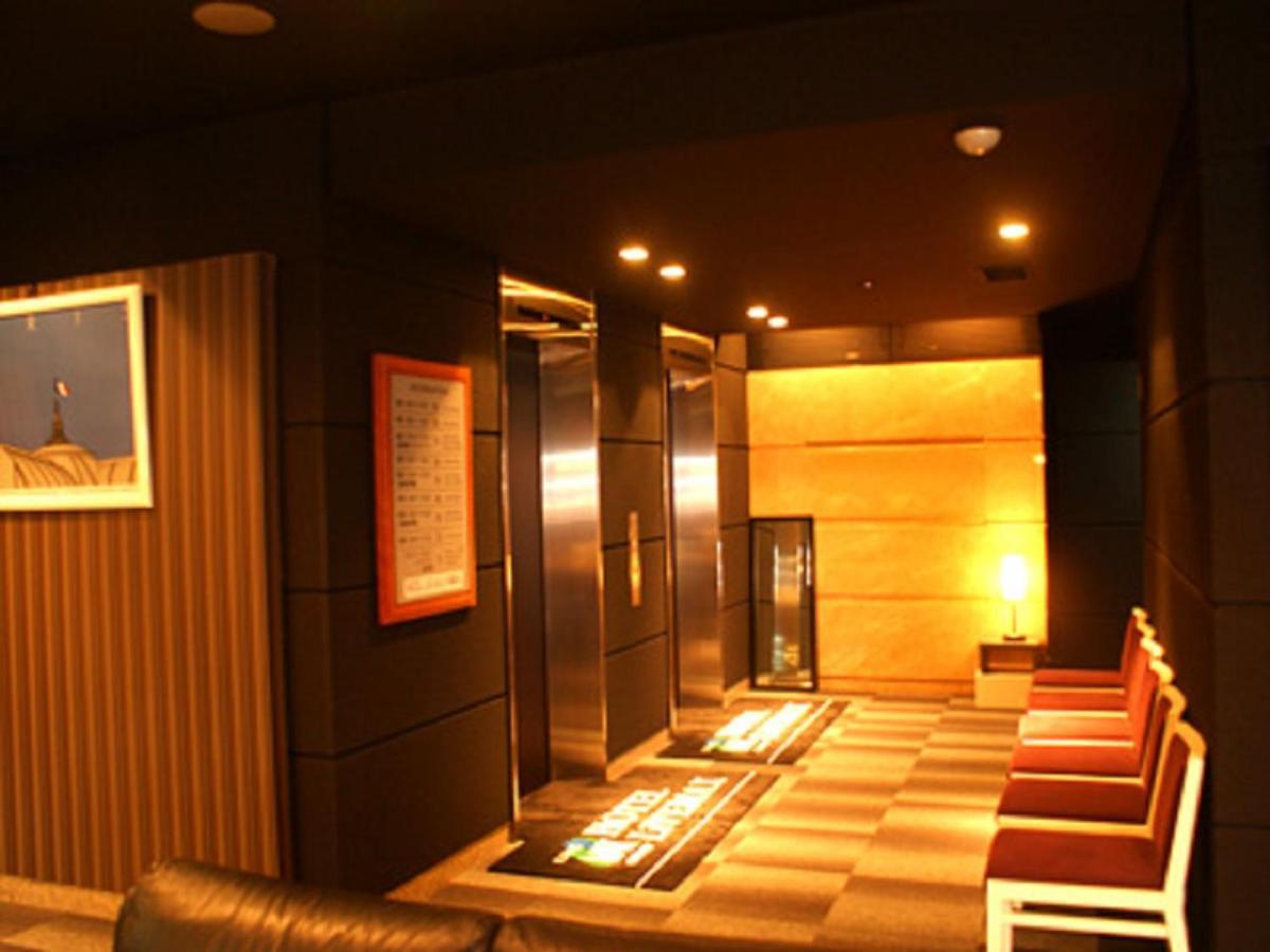 Hotel Livemax Budget Hiratsuka Ekimae Экстерьер фото